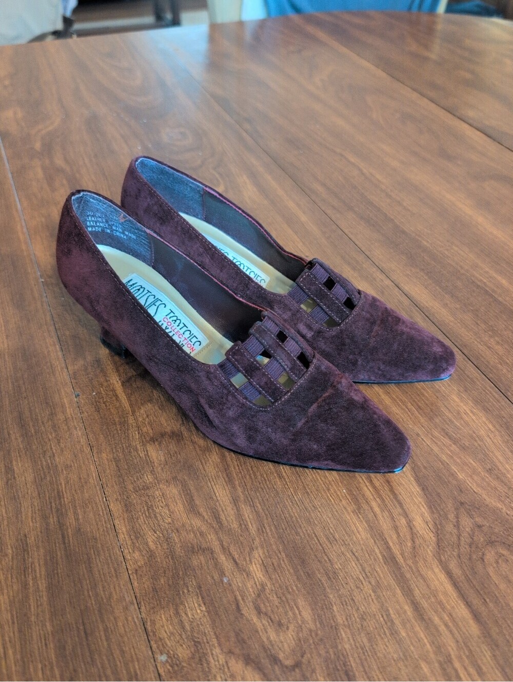 Mootsies Tootsies Collection Pumps Burgundy Suede Block Heel 6 Y2K 90s Holiday